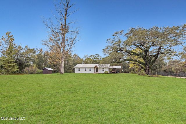 31 Go Go Road, Poplarville, MS 39470