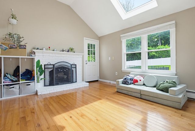 102 Purchase St, Milford, MA 01757