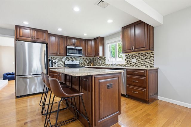 102 Purchase St, Milford, MA 01757