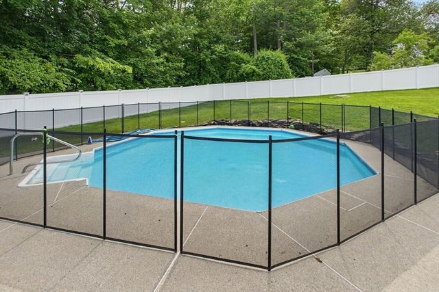 102 Purchase St, Milford, MA 01757
