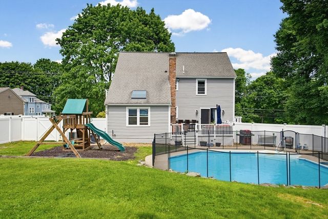 102 Purchase St, Milford, MA 01757