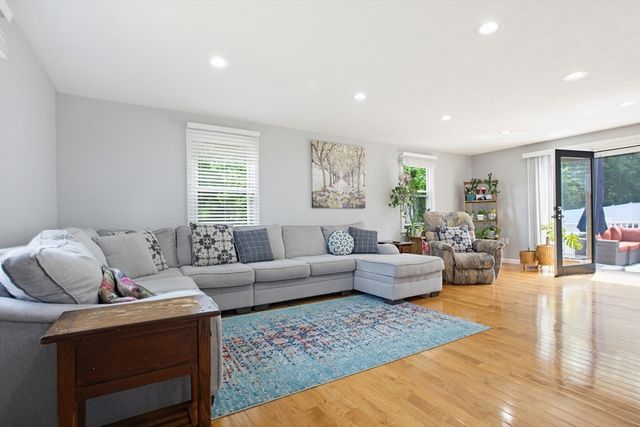 102 Purchase St, Milford, MA 01757