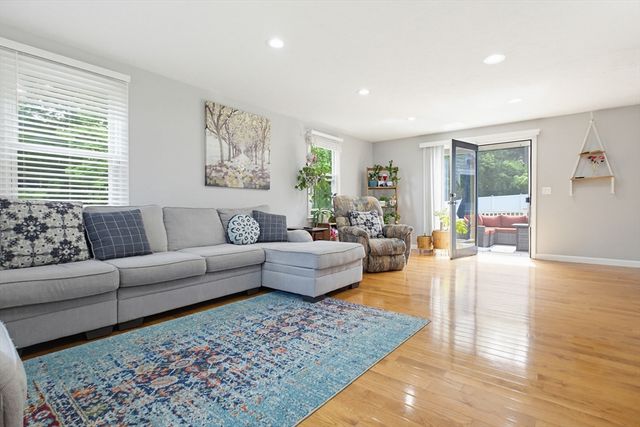 102 Purchase St, Milford, MA 01757