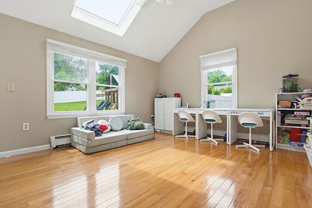 102 Purchase St, Milford, MA 01757