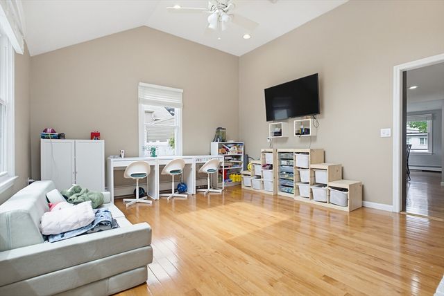 102 Purchase St, Milford, MA 01757