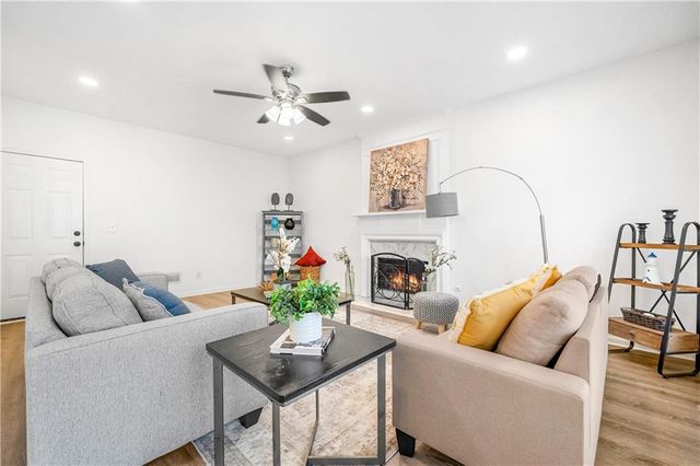 10895 Glenbarr Drive, Johns Creek, GA 30097