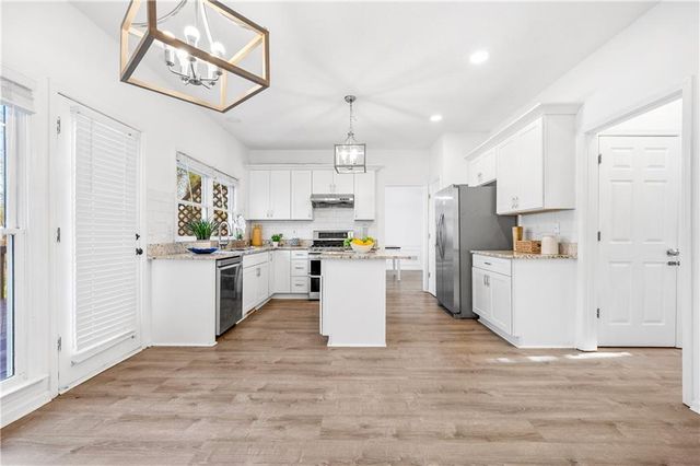 10895 Glenbarr Drive, Johns Creek, GA 30097