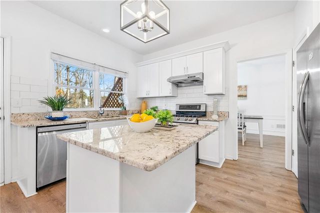 10895 Glenbarr Drive, Johns Creek, GA 30097