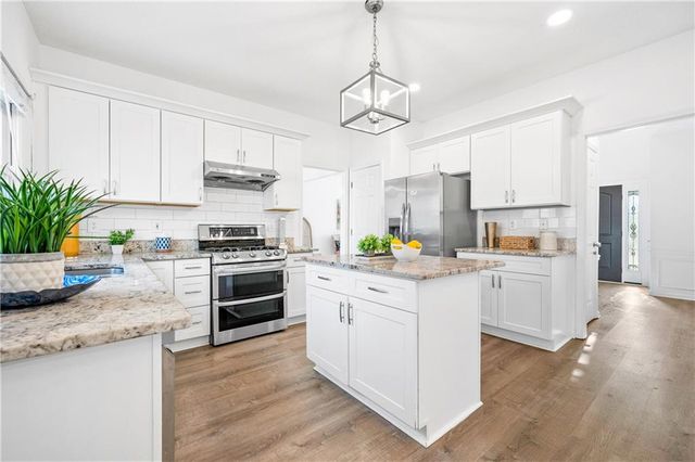 10895 Glenbarr Drive, Johns Creek, GA 30097