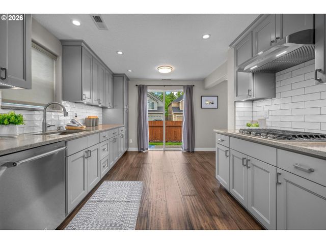 20463 Sw TESORO Ct, Beaverton, OR 97003
