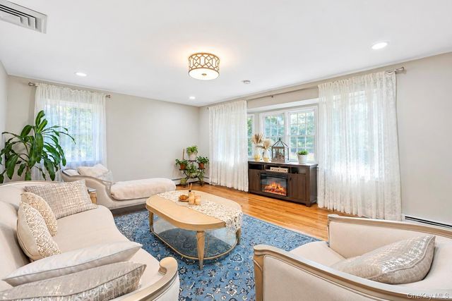 271 Syosset Woodbury Road, Woodbury, NY 11797
