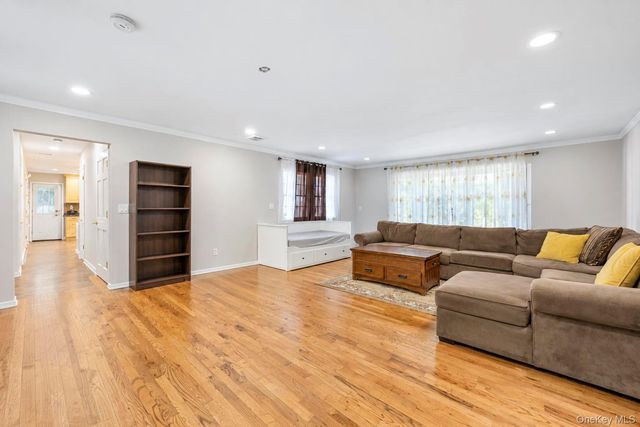 271 Syosset Woodbury Road, Woodbury, NY 11797