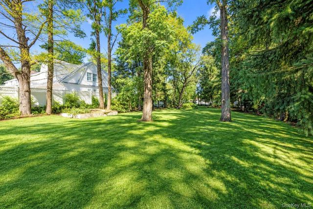 271 Syosset Woodbury Road, Woodbury, NY 11797