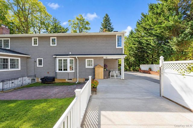 271 Syosset Woodbury Road, Woodbury, NY 11797