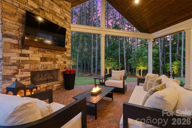 116 Silver Falls Drive, Troutman, NC 28166