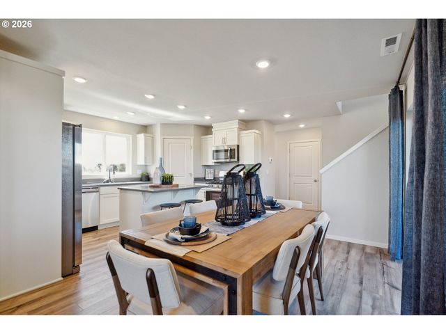 746 MERRIOTT Ln, Woodburn, OR 97071