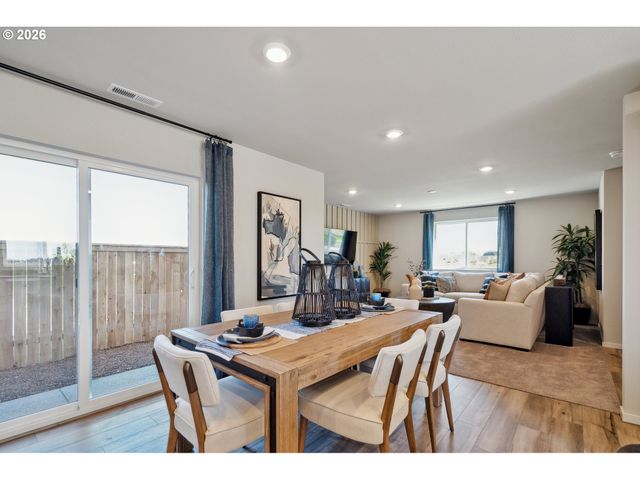 746 MERRIOTT Ln, Woodburn, OR 97071