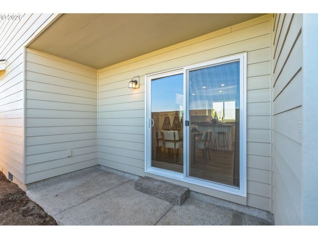 746 MERRIOTT Ln, Woodburn, OR 97071