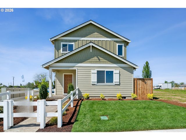 746 MERRIOTT Ln, Woodburn, OR 97071