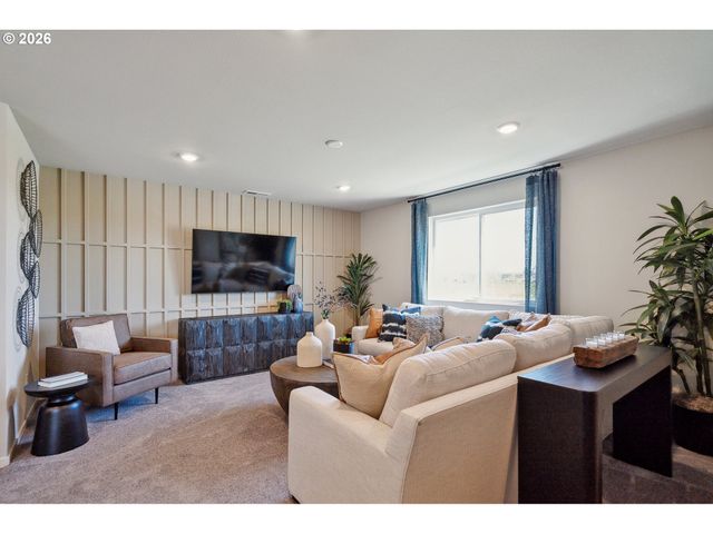 746 MERRIOTT Ln, Woodburn, OR 97071