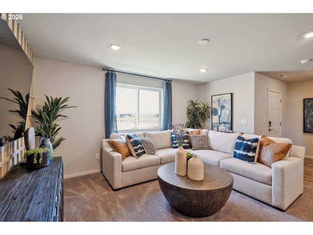 746 MERRIOTT Ln, Woodburn, OR 97071