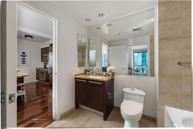 425 1st Street 3307, San Francisco, CA 94105