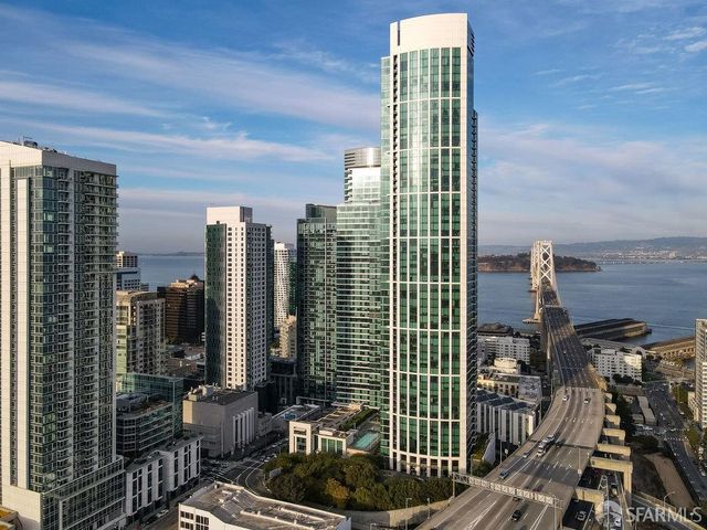 425 1st Street 3307, San Francisco, CA 94105