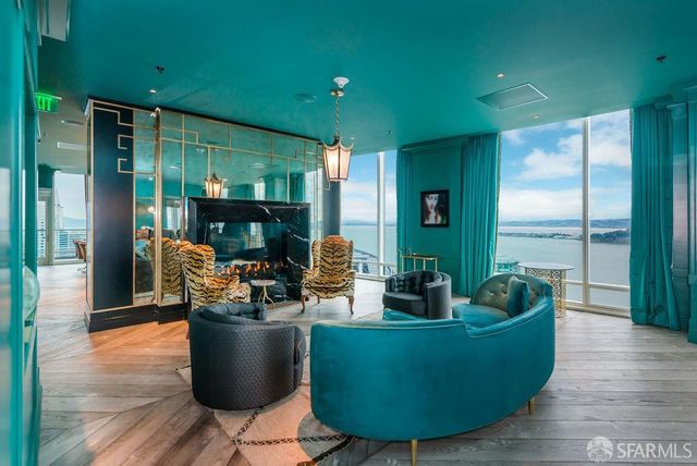 425 1st Street 3307, San Francisco, CA 94105