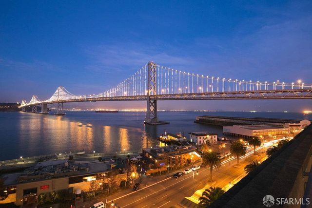 425 1st Street 3307, San Francisco, CA 94105