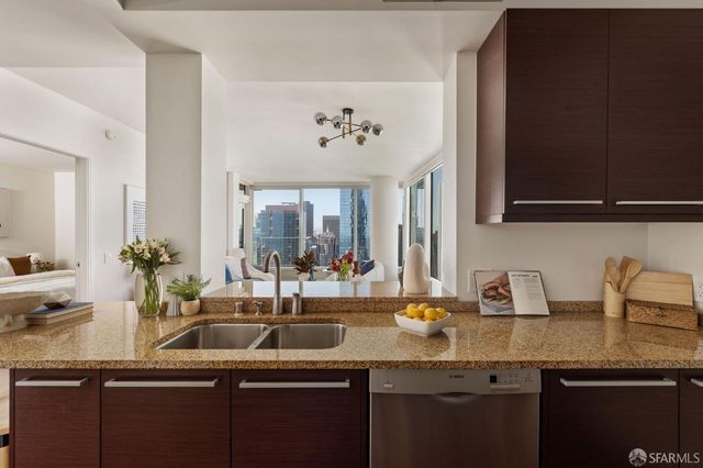 425 1st Street 3307, San Francisco, CA 94105