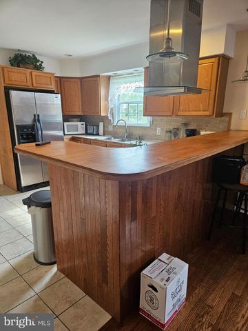 628 SWEETBRIAR DR, Harrisburg, PA 17111