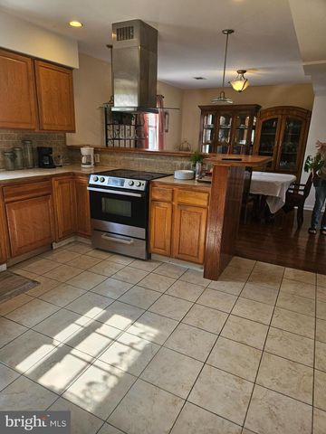 628 SWEETBRIAR DR, Harrisburg, PA 17111