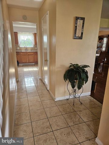 628 SWEETBRIAR DR, Harrisburg, PA 17111