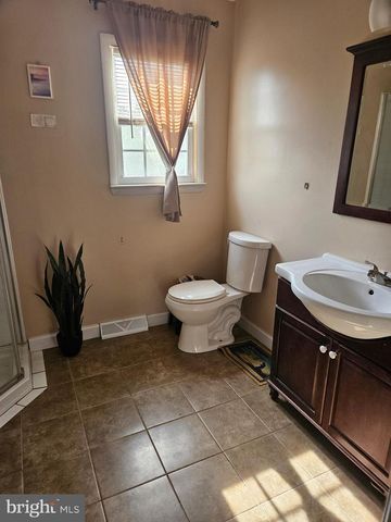 628 SWEETBRIAR DR, Harrisburg, PA 17111
