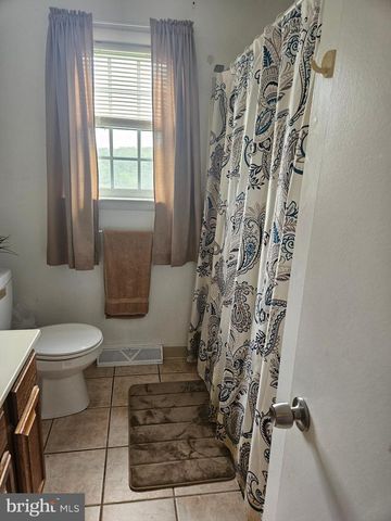 628 SWEETBRIAR DR, Harrisburg, PA 17111