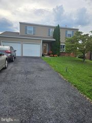 628 SWEETBRIAR DR, Harrisburg, PA 17111
