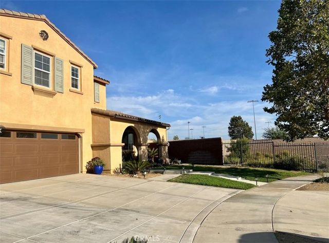 4891 Stoneglen, Fontana, CA 92336