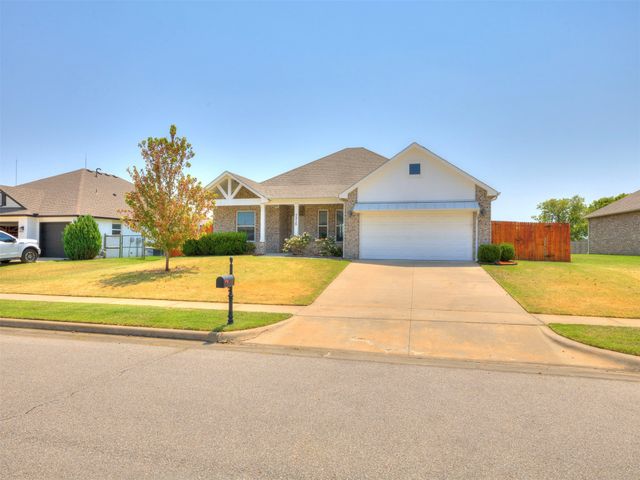 7315 E Oak Ridge Street, Broken Arrow, OK 74014