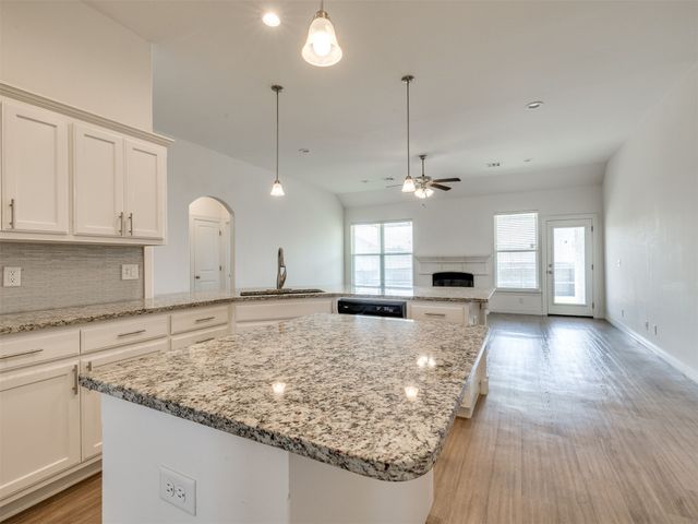 7315 E Oak Ridge Street, Broken Arrow, OK 74014