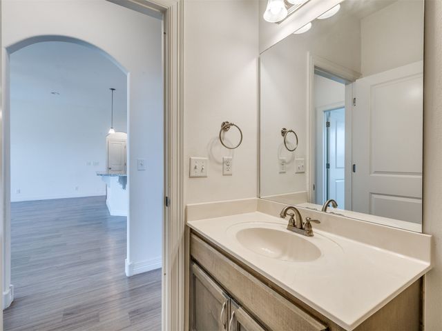 7315 E Oak Ridge Street, Broken Arrow, OK 74014