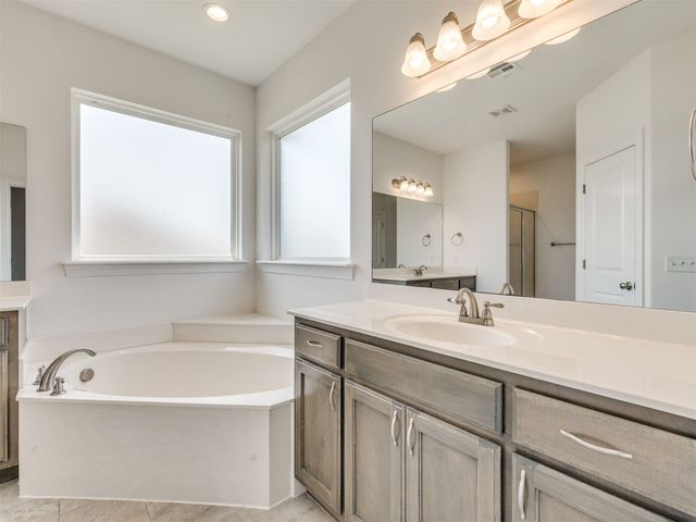 7315 E Oak Ridge Street, Broken Arrow, OK 74014