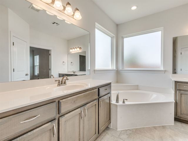 7315 E Oak Ridge Street, Broken Arrow, OK 74014