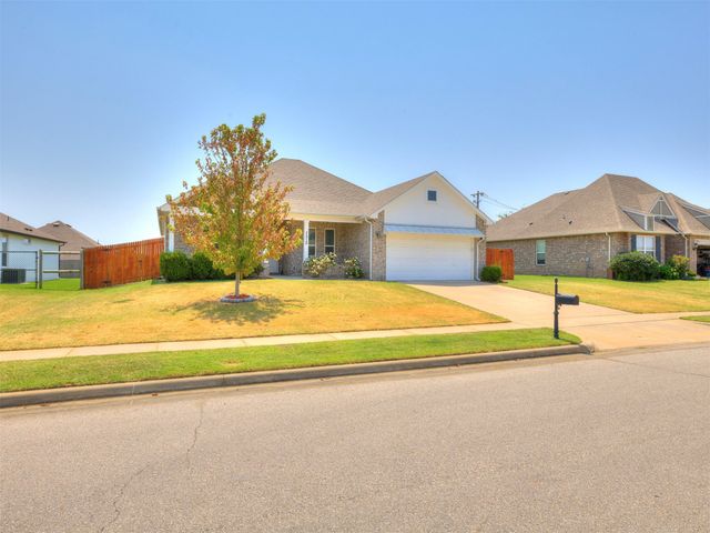 7315 E Oak Ridge Street, Broken Arrow, OK 74014