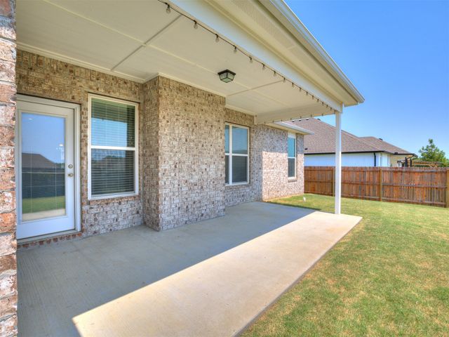 7315 E Oak Ridge Street, Broken Arrow, OK 74014