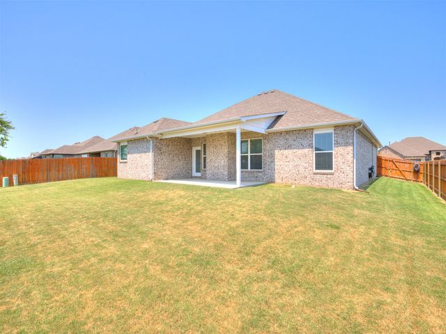 7315 E Oak Ridge Street, Broken Arrow, OK 74014