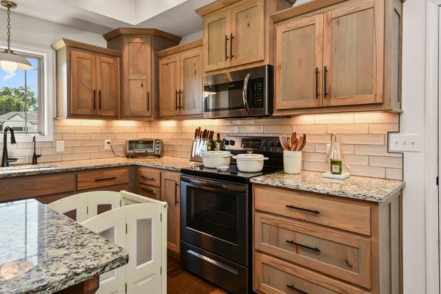3193 W Grandview Street, Springfield, MO 65803