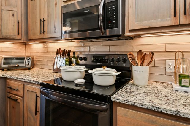3193 W Grandview Street, Springfield, MO 65803