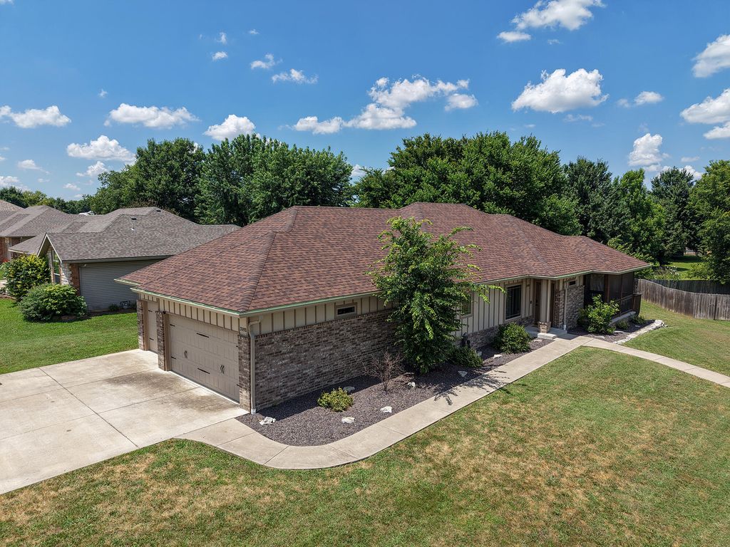 3193 W Grandview Street, Springfield, MO 65803