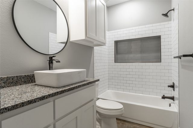 1419 S 7th Avenue, Denison, TX 75021