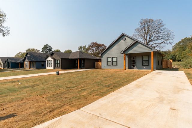 1419 S 7th Avenue, Denison, TX 75021